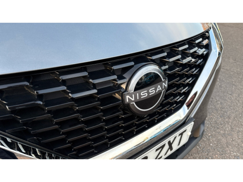 Nissan Qashqai 1.3 DiG-T MH N-Connecta 5dr Petrol Hatchback
